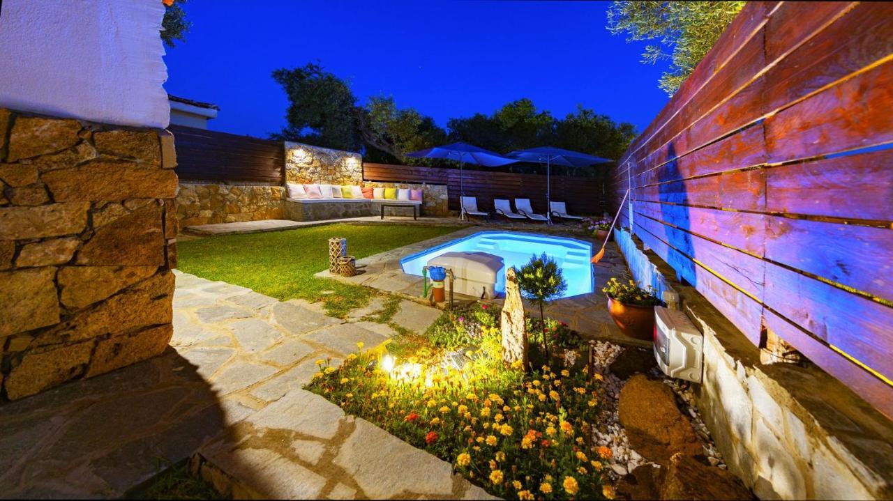 Salonikiou Beach Apartments & Villas Agios Nikolaos  Exterior photo