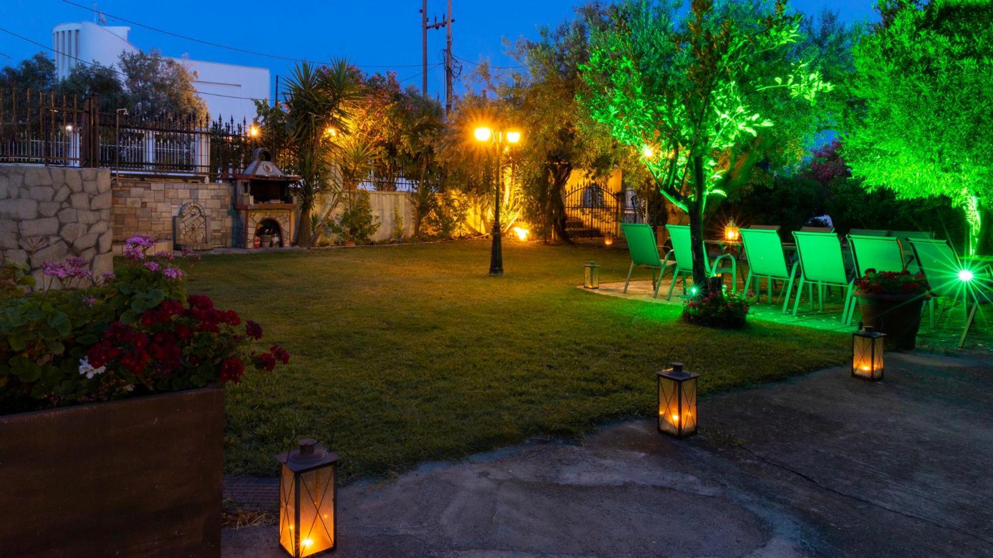 Salonikiou Beach Apartments & Villas Agios Nikolaos  Exterior photo