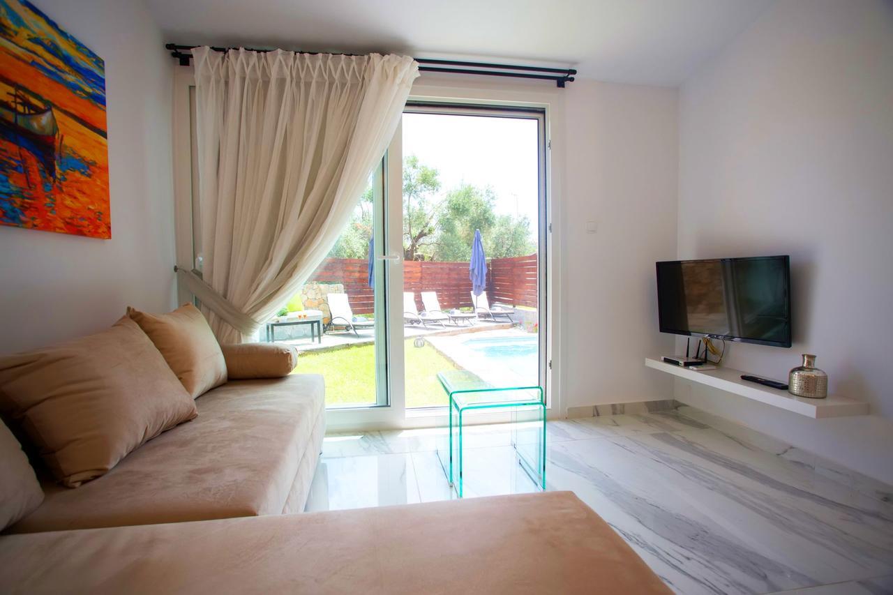 Salonikiou Beach Apartments & Villas Agios Nikolaos  Exterior photo