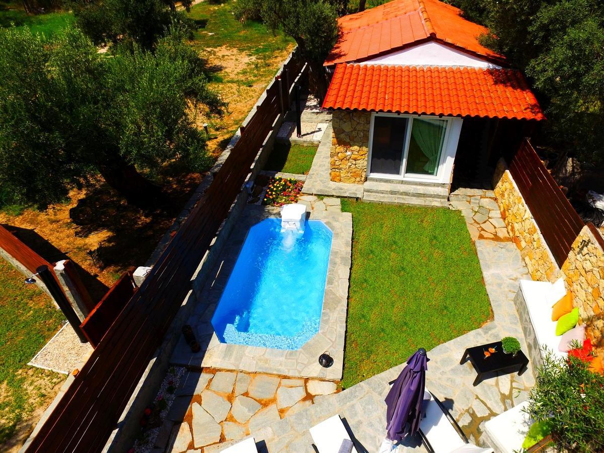 Salonikiou Beach Apartments & Villas Agios Nikolaos  Exterior photo