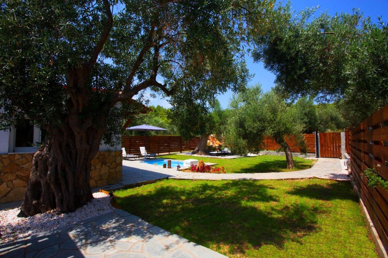 Salonikiou Beach Apartments & Villas Agios Nikolaos  Exterior photo